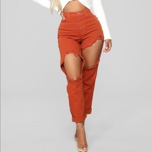 TIME TO BURN DISTRESSED BOYFRIEND JEANS